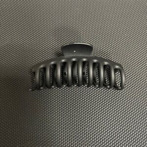 Black Hair Claw Clip